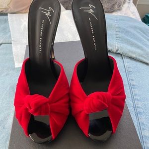 ⛔️SOLD⛔️Brand new Giuseppe Zanotti mules sz 40 runs small